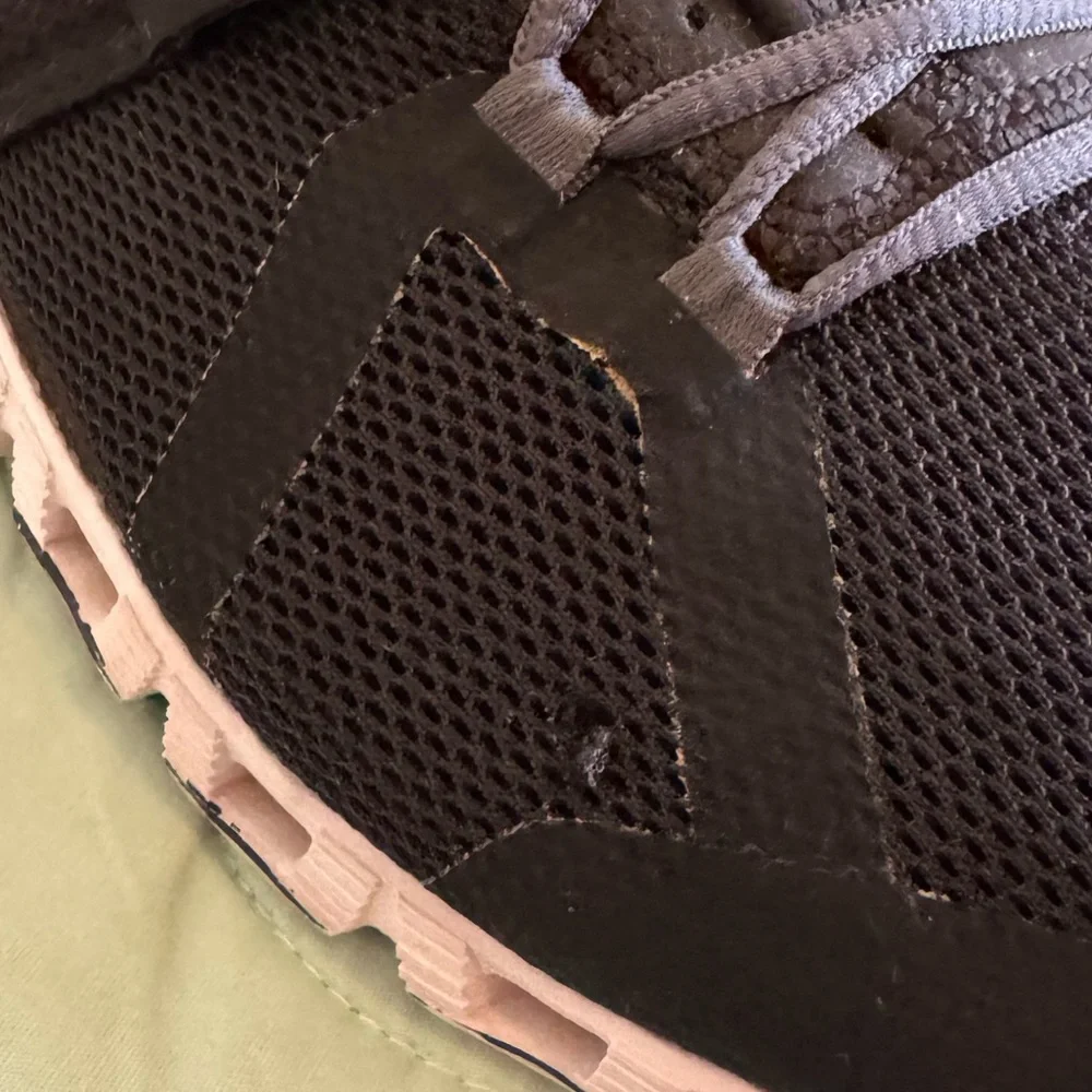 On Running Black Sneakers Womens size 8 - Picture 5 of 16